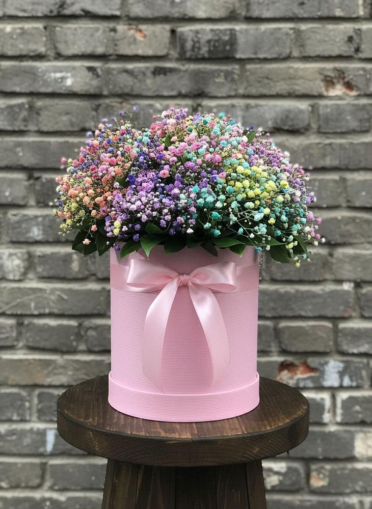 Цветочная композиция из Гипсофила и Розы в шляпной коробке в Темижбекской