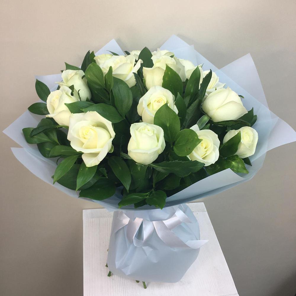 Букет 15 Белых роз Проуд в Темижбекской
