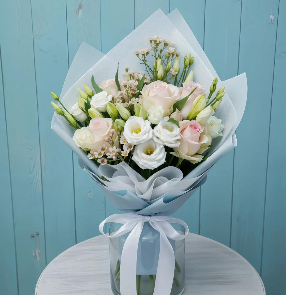 Букет цветов из: Розы и Лизиантусы в Темижбекской