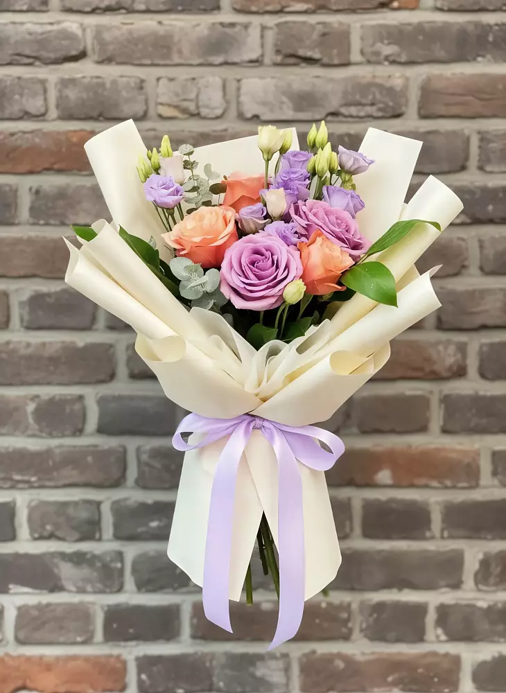 Букет цветов из: Лизиантусы и Розы в Темижбекской