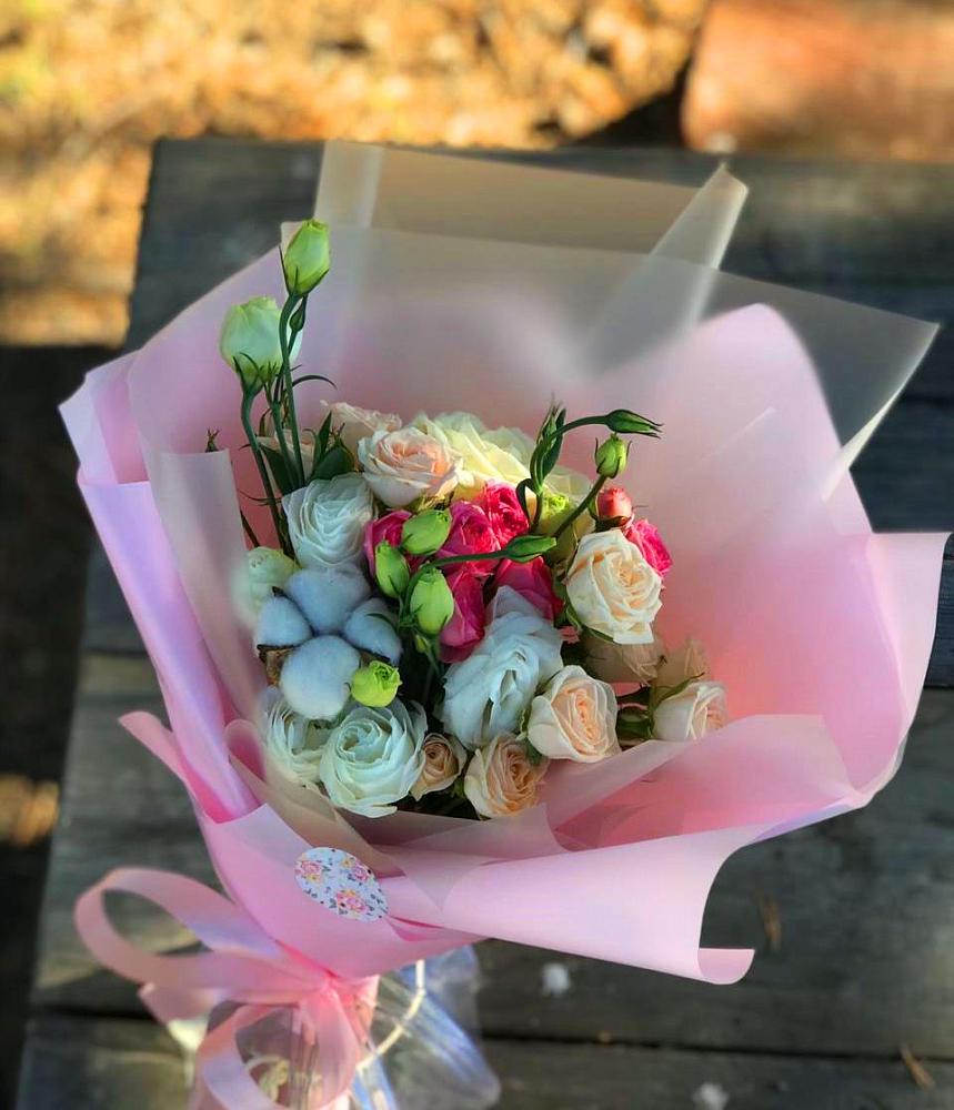 Букет цветов из: Розы и Лизиантусы в Темижбекской