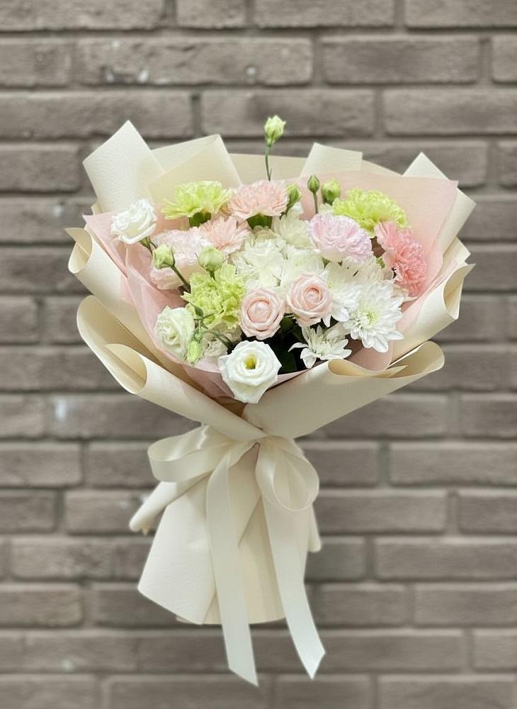 Букет цветов из: Гвоздики, Розы, Лизиантусы и Хризантемы в Темижбекской