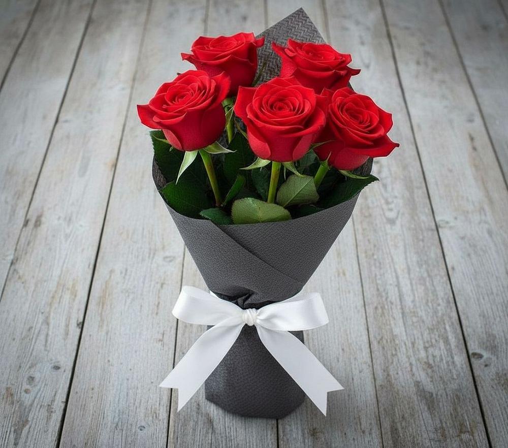 Букет 5 Красных роз Эдлесс Лав в Темижбекской