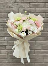Букет цветов из:  Гвоздики, Розы, Лизиантусы и Хризантемы #REPLACE_PRED# Темижбекской