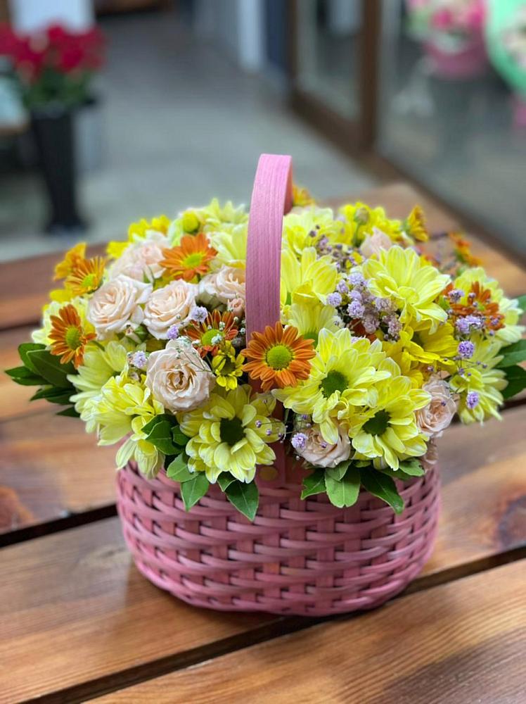 Цветочная композиция из Хризантемы и Розы в корзине в Темижбекской