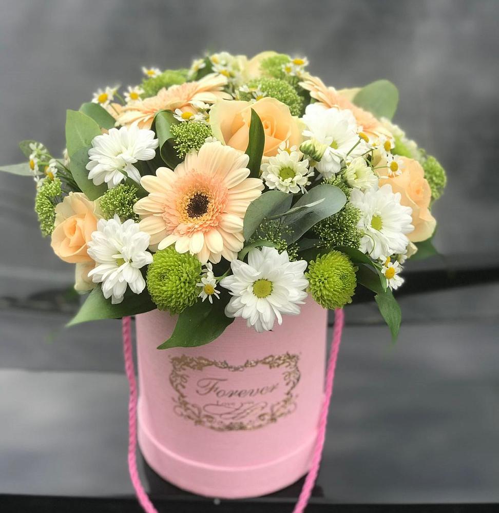 Цветочная композиция из Розы, Герберы и Хризантемы в шляпной коробке в Темижбекской